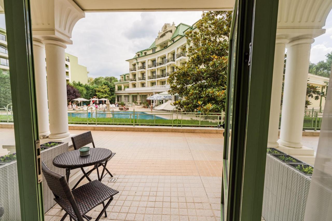 Apartcomplex Splendid Saints Constantine and Helena Exterior photo
